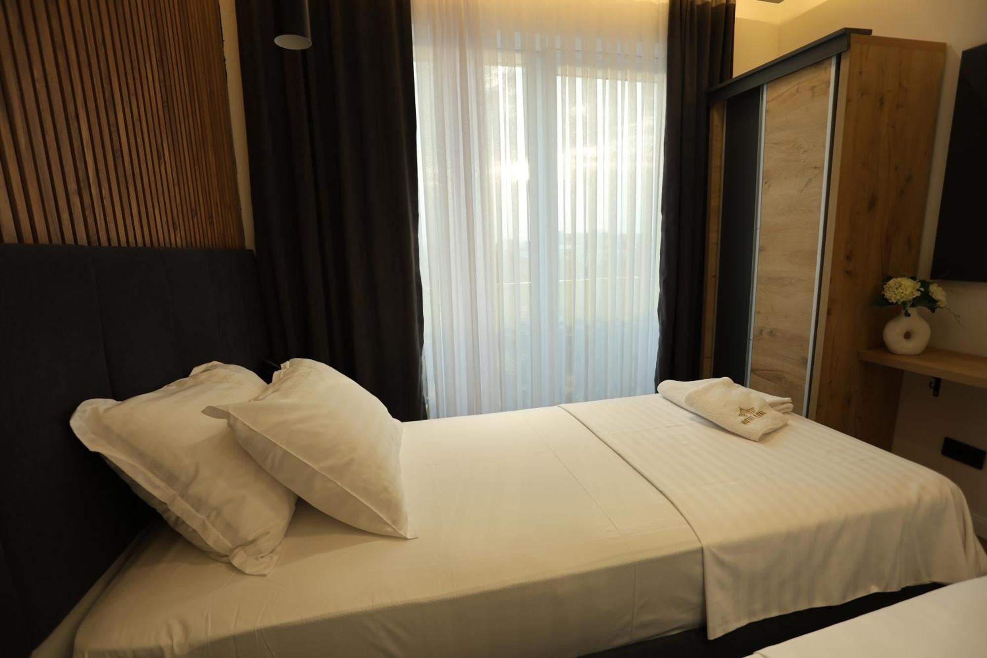Hotel Luna Призрен Екстериор снимка