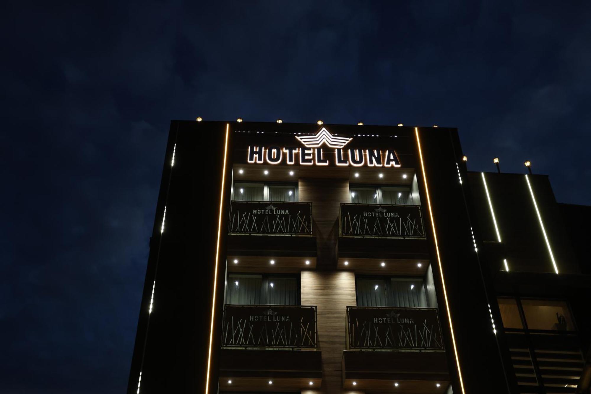 Hotel Luna Призрен Екстериор снимка