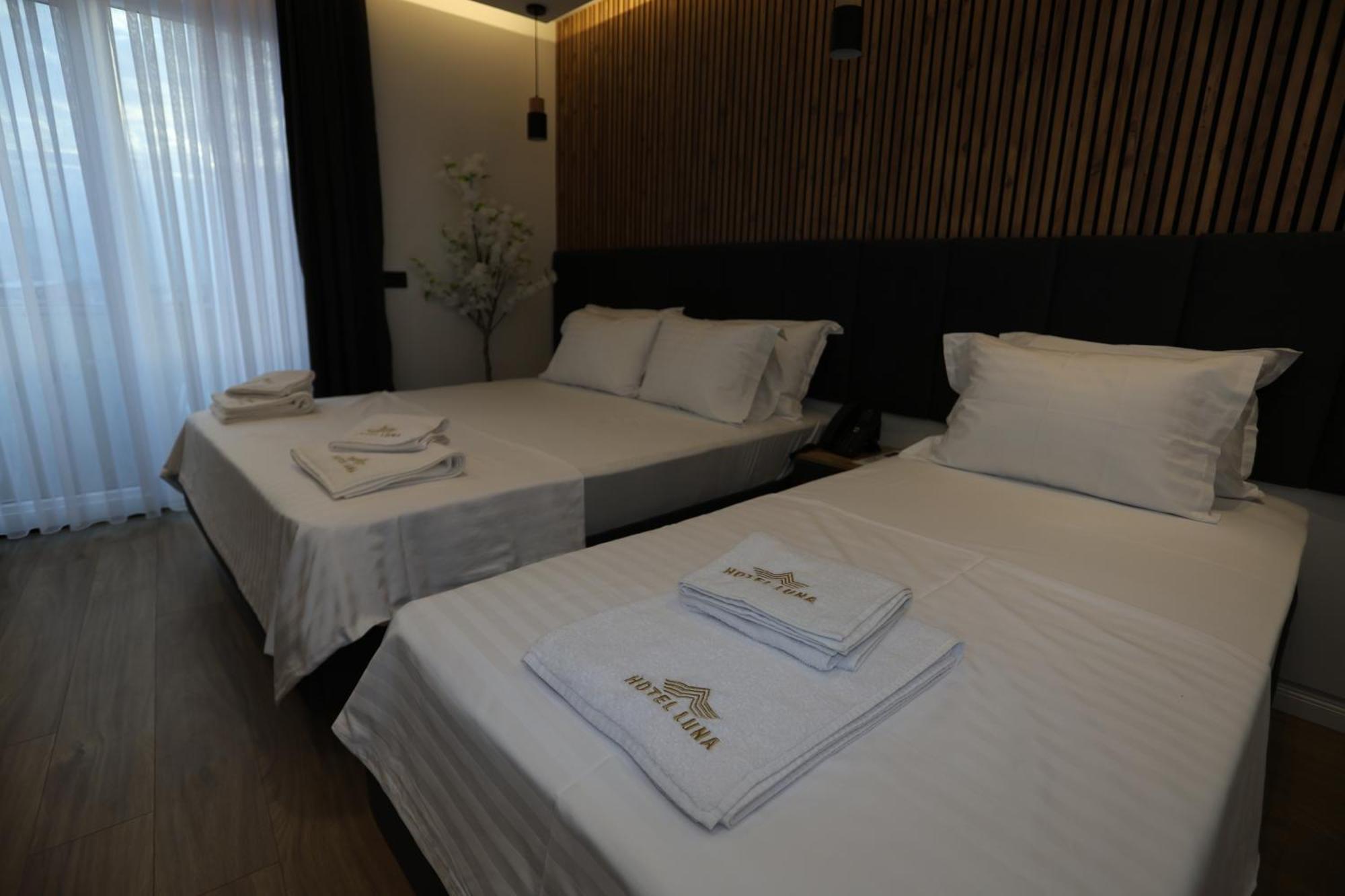 Hotel Luna Призрен Екстериор снимка